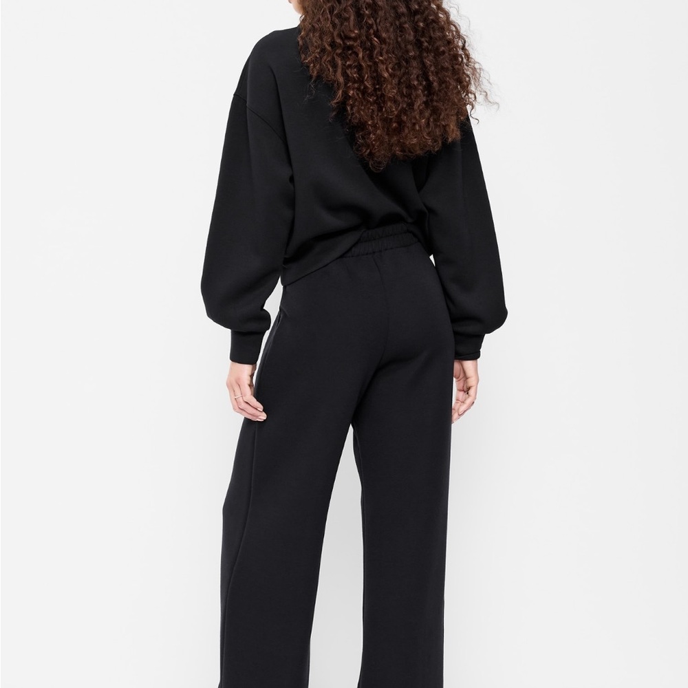 Old Navy Black Wide-Leg Lounge Pants - Picture 4 of 14